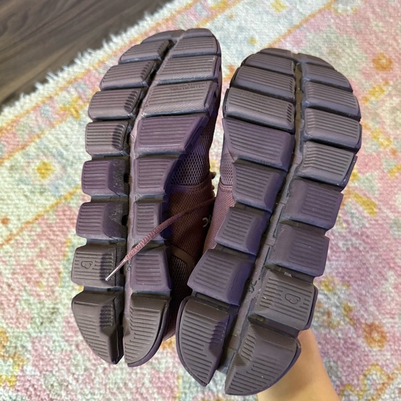 On Cloud 5 women sz 6 Fig Purple Women’s Running Shoes - Picture 4 of 10